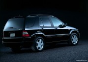 Mercedes-Benz ML 55 AMG Mercedes-Benz ML 55 AMG
